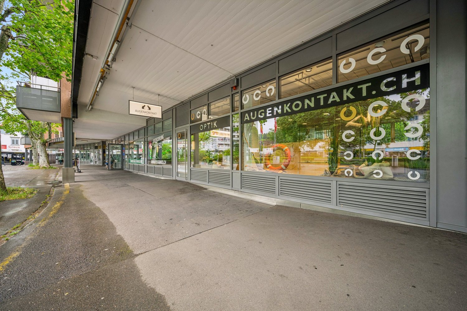 200m² office