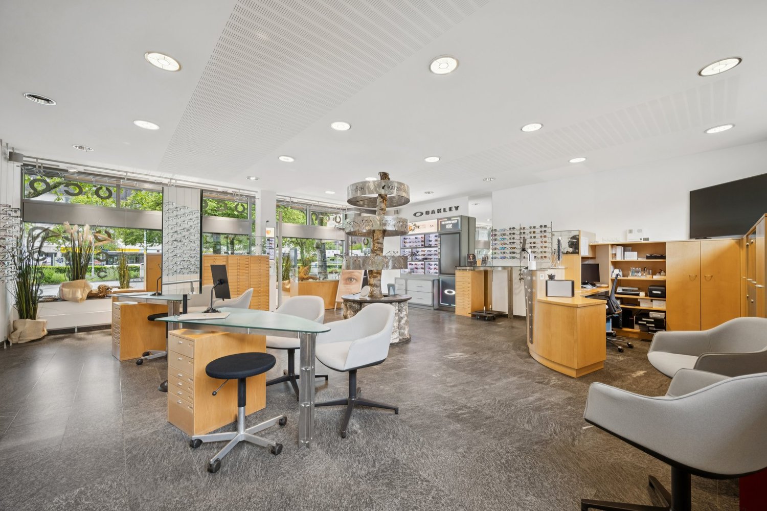 200m² office