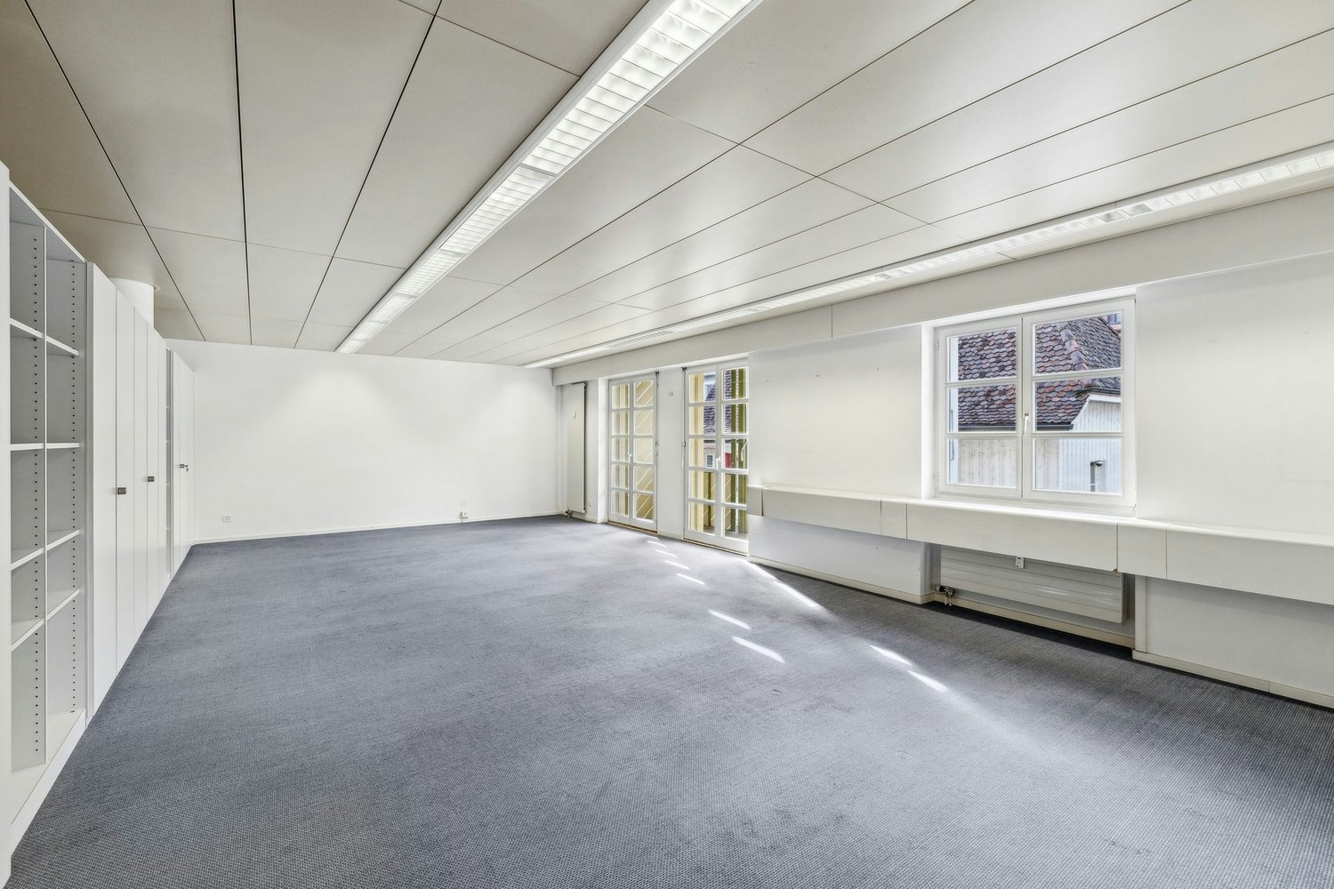 211m² office