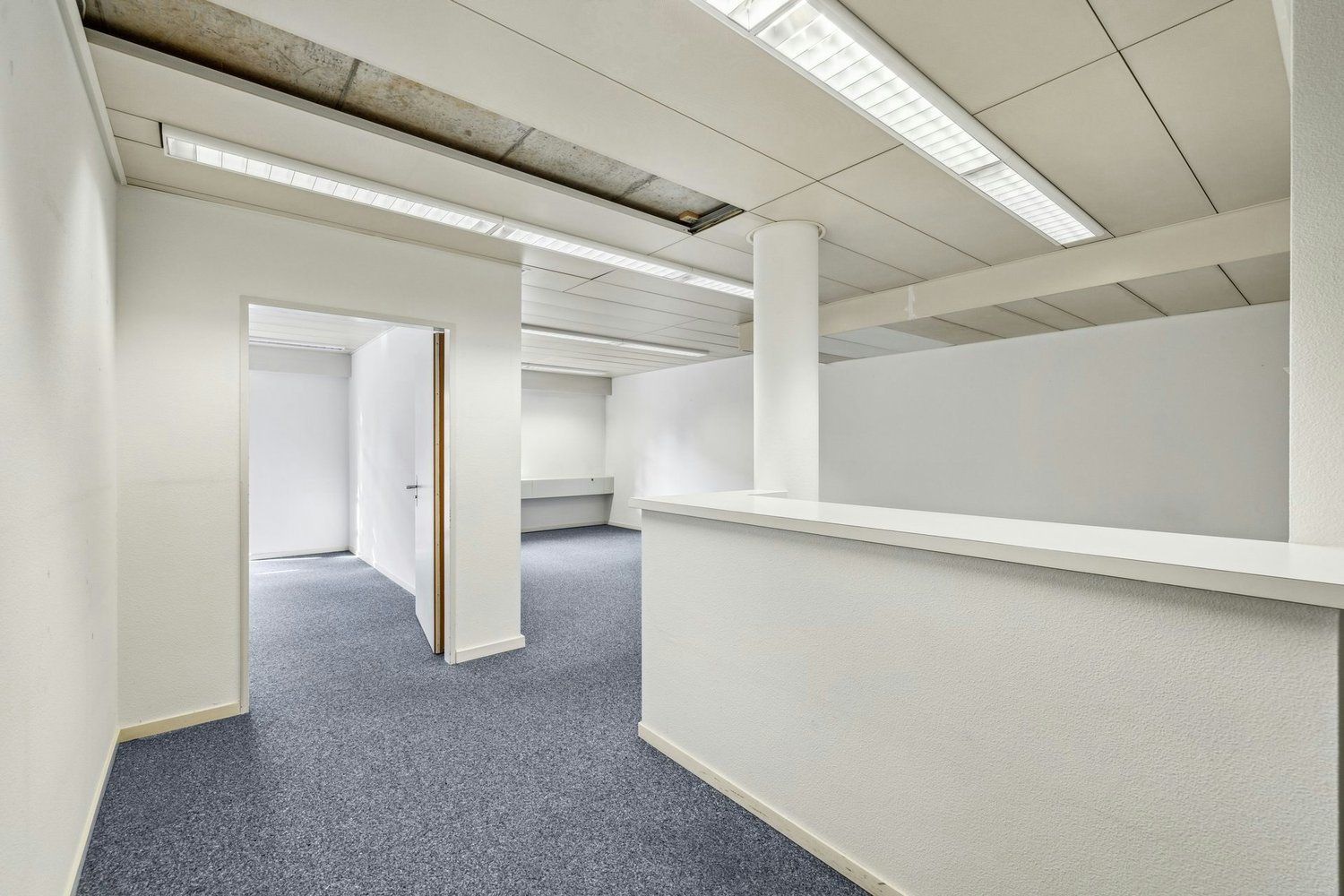 211m² office