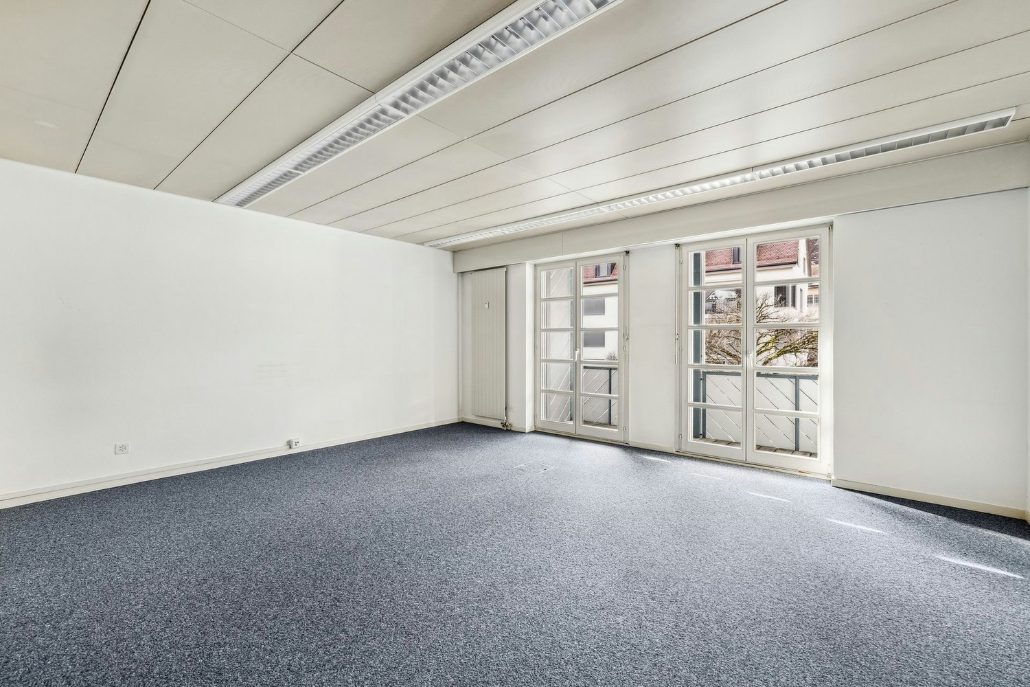 211m² office