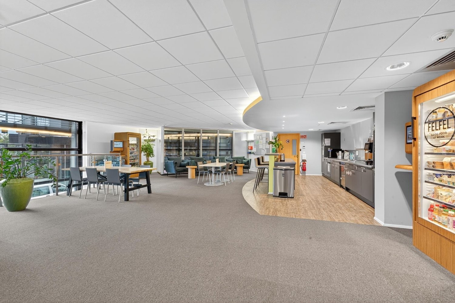 340m² office