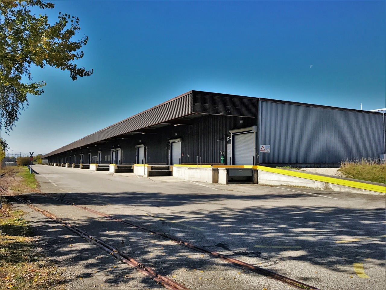 13800m² Industrieobjekt, Foto 1 von 7