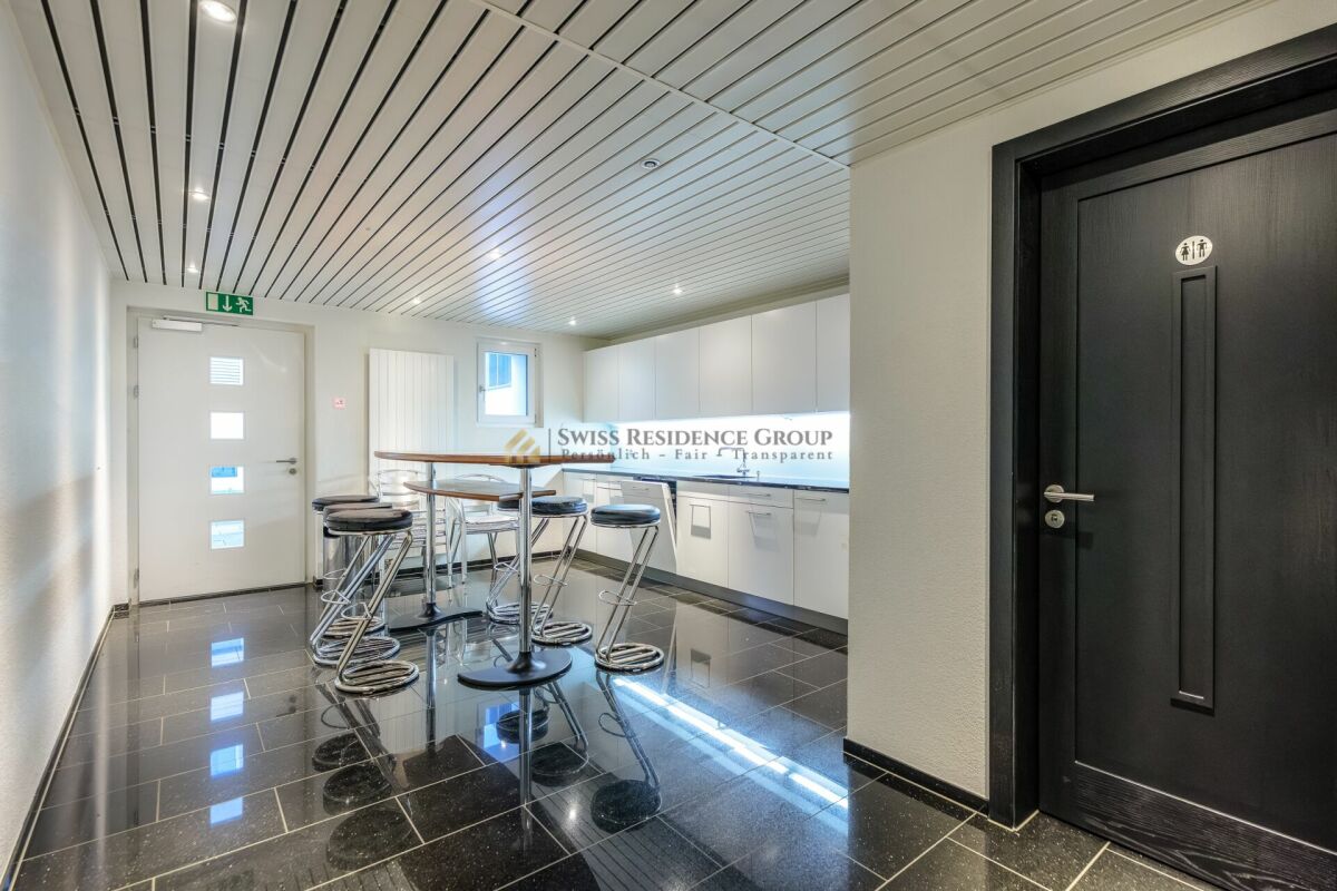 135m² commercial, photo 4 sur 6