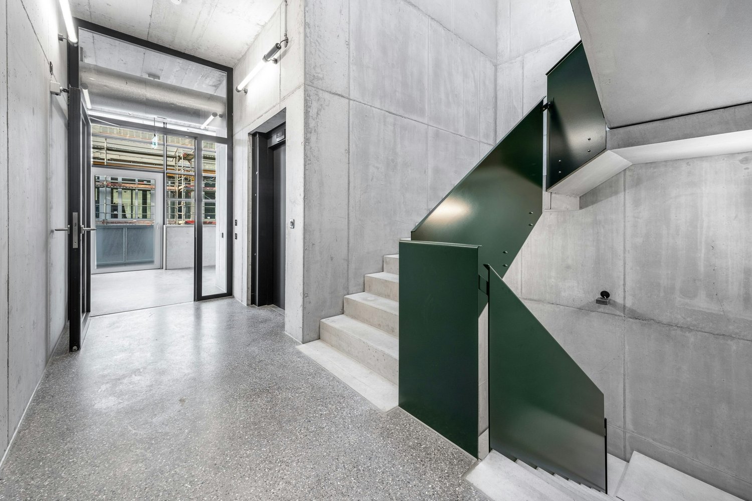 1200m² commercial