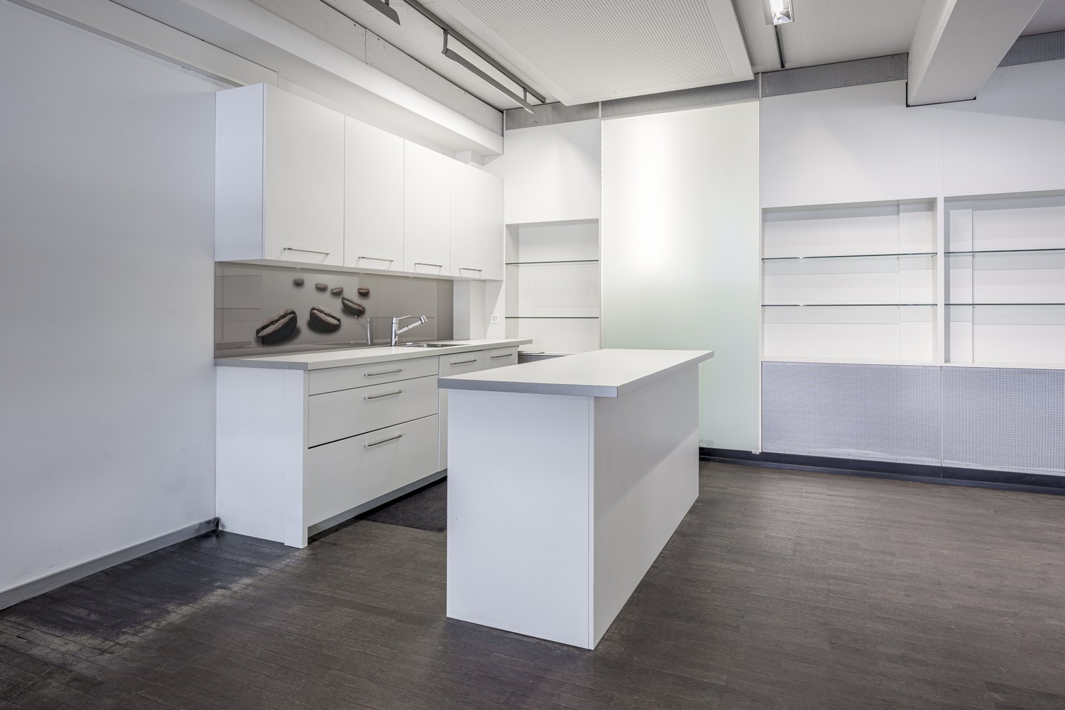 863m² office