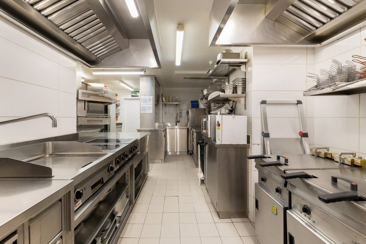 400m² restaurant
