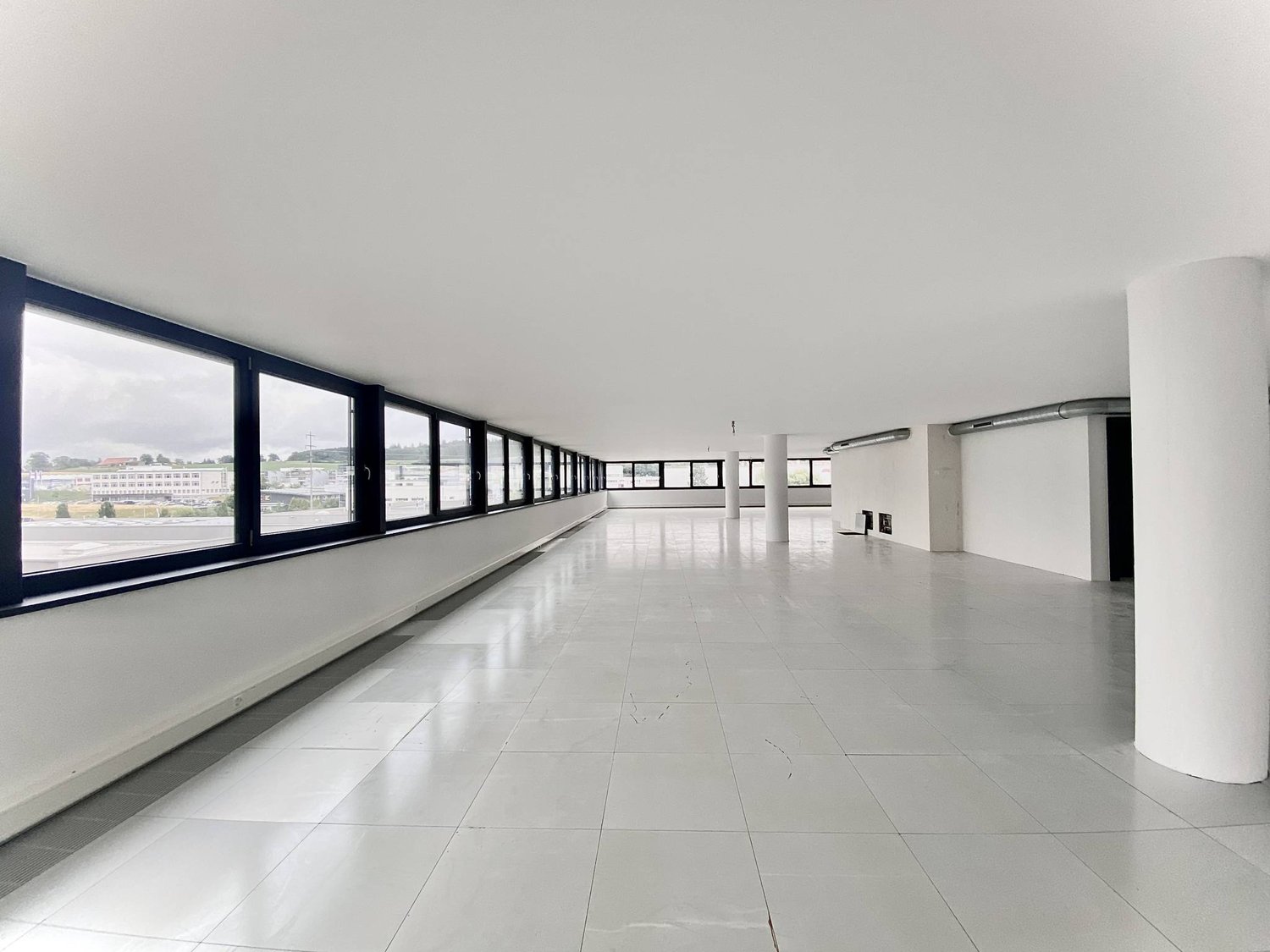 303m² Gewerbe, Foto 2 von 6