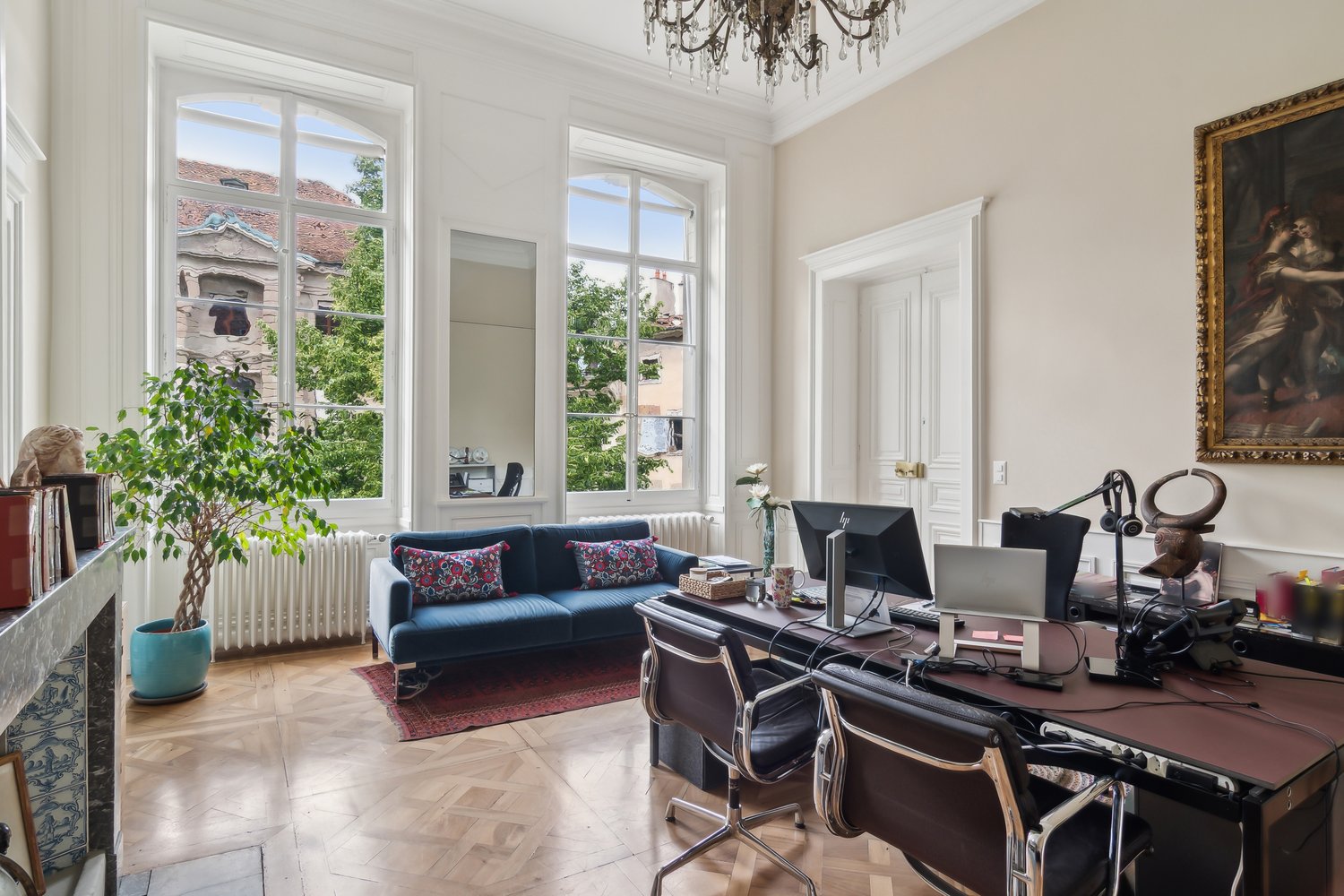 370m² office