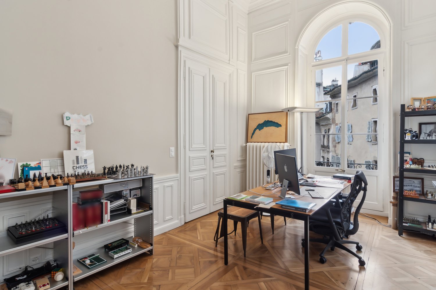 370m² office