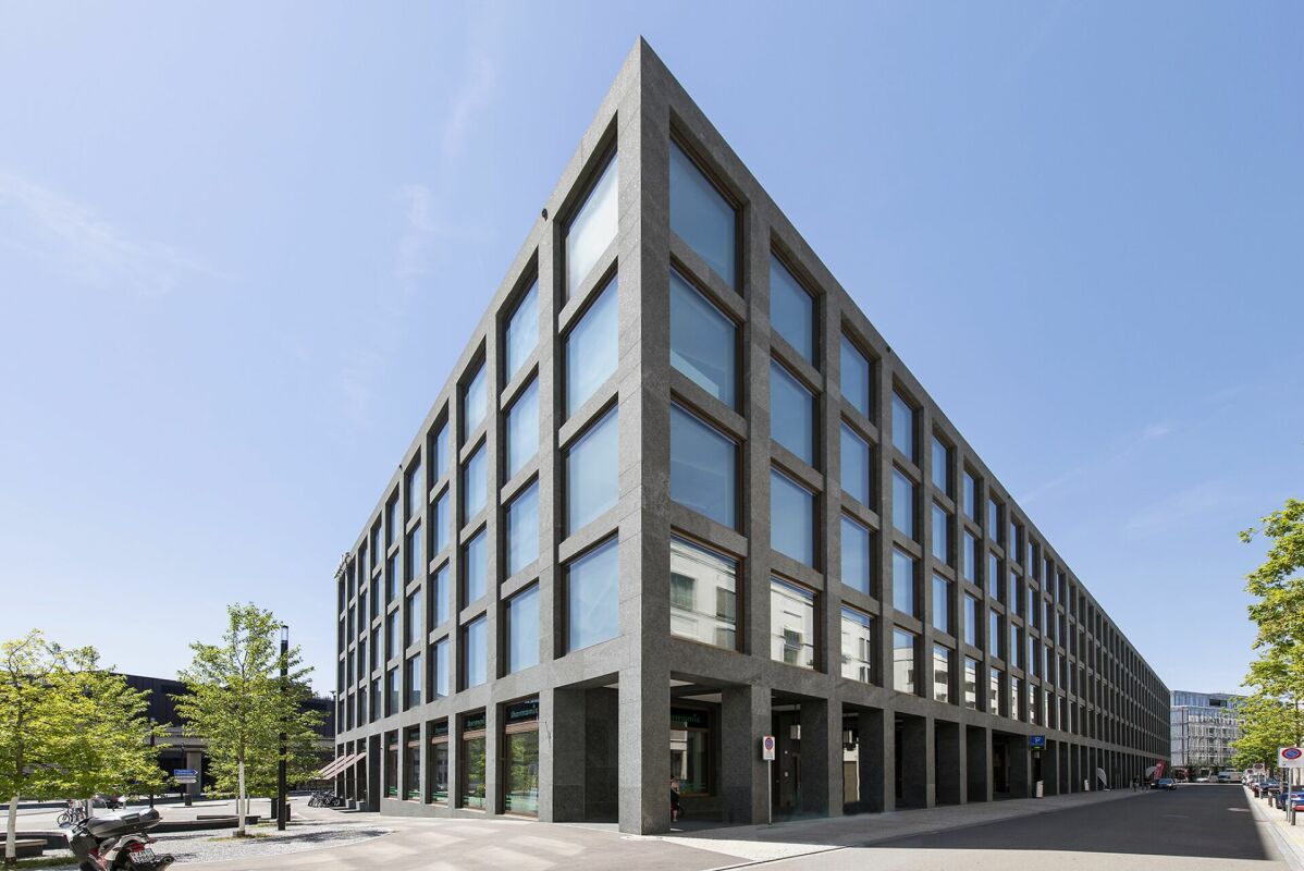 2795m² office