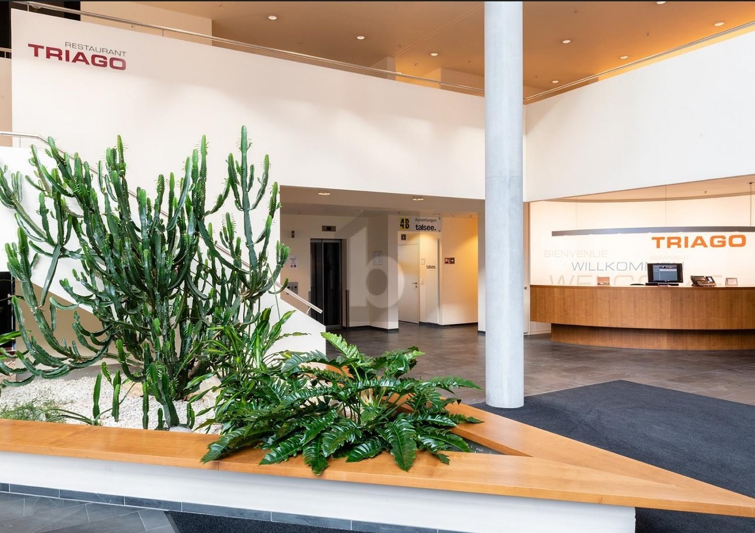 112m² office