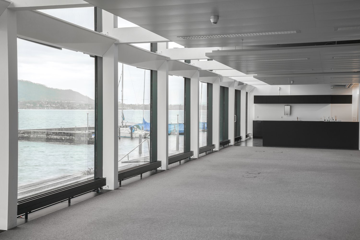 1840m² office
