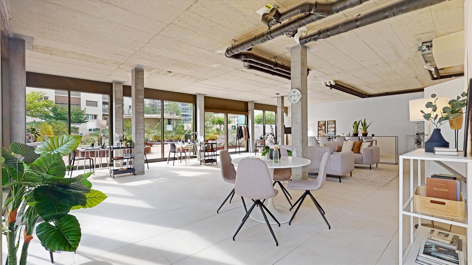 129m² Gewerbe, Foto 2 von 5