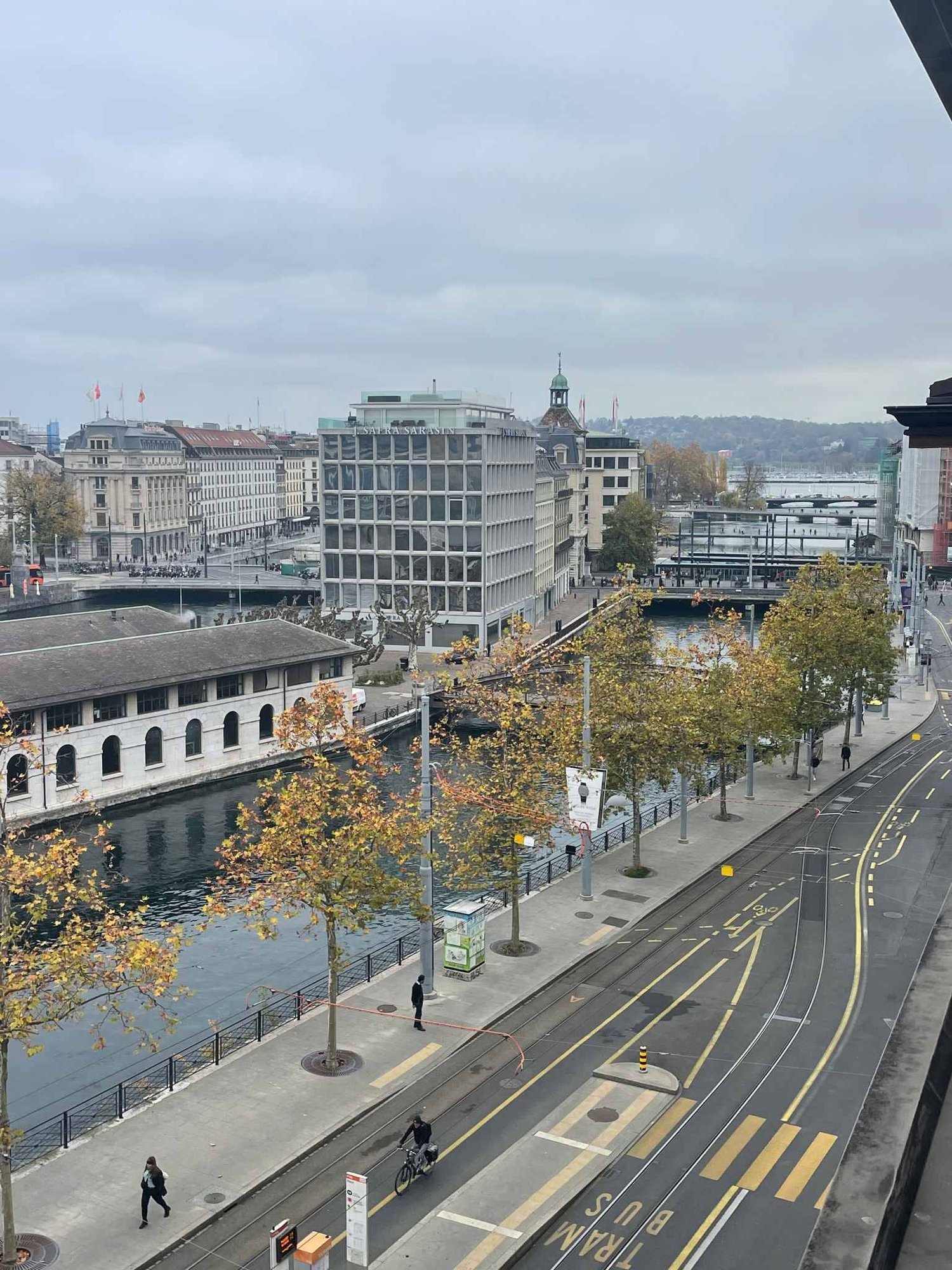 587m² Büro