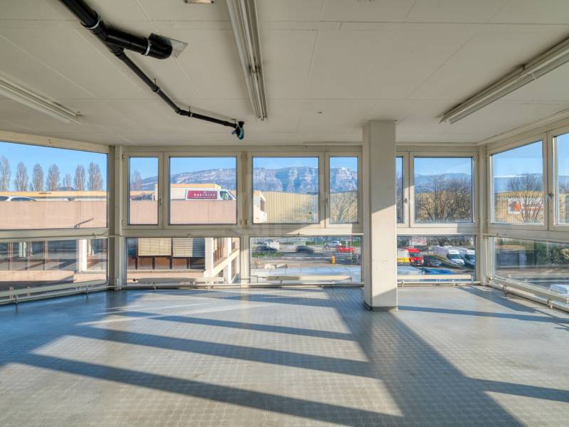 290m² industrial object, photo 4 of 4