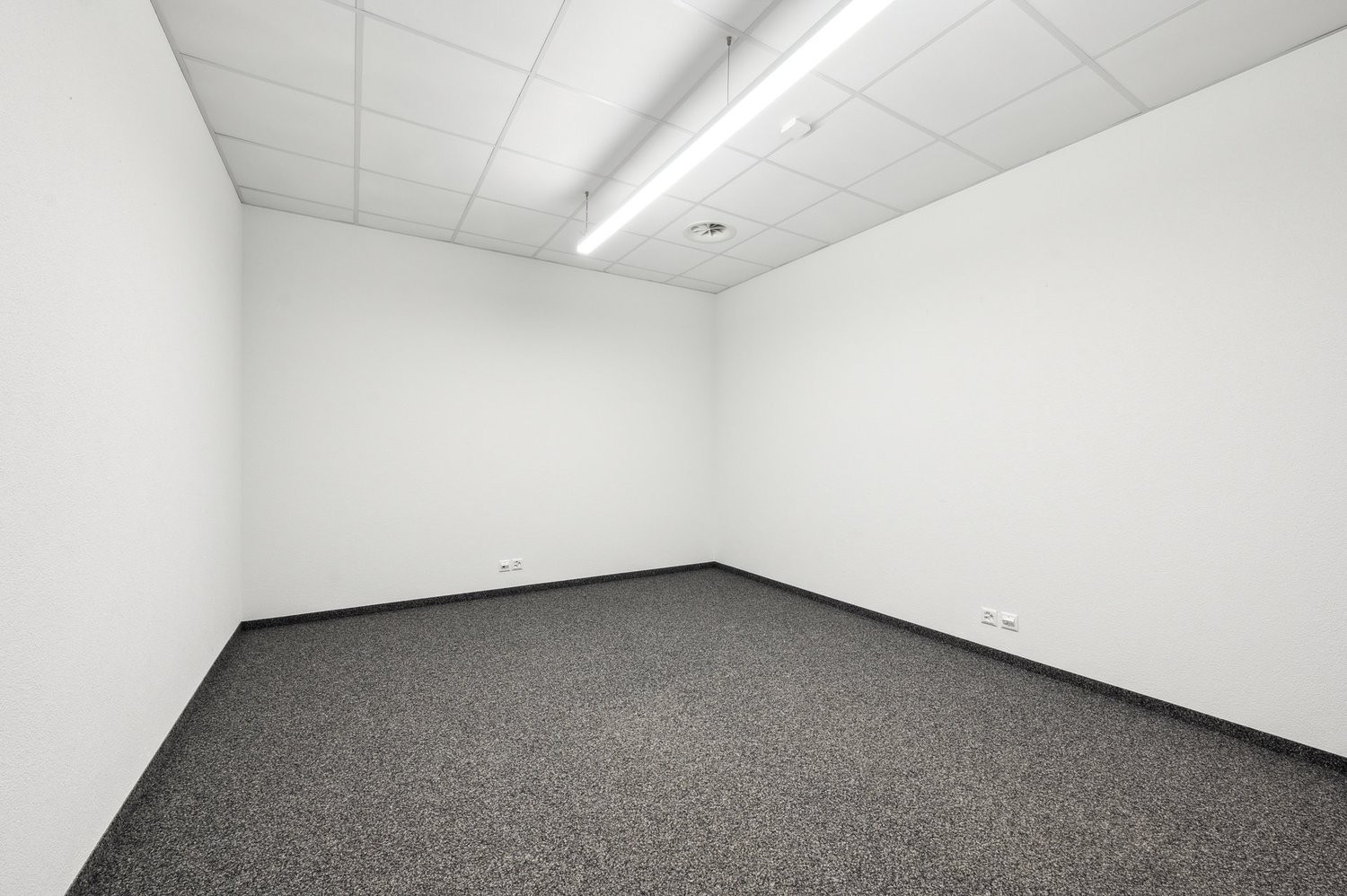 258m² office