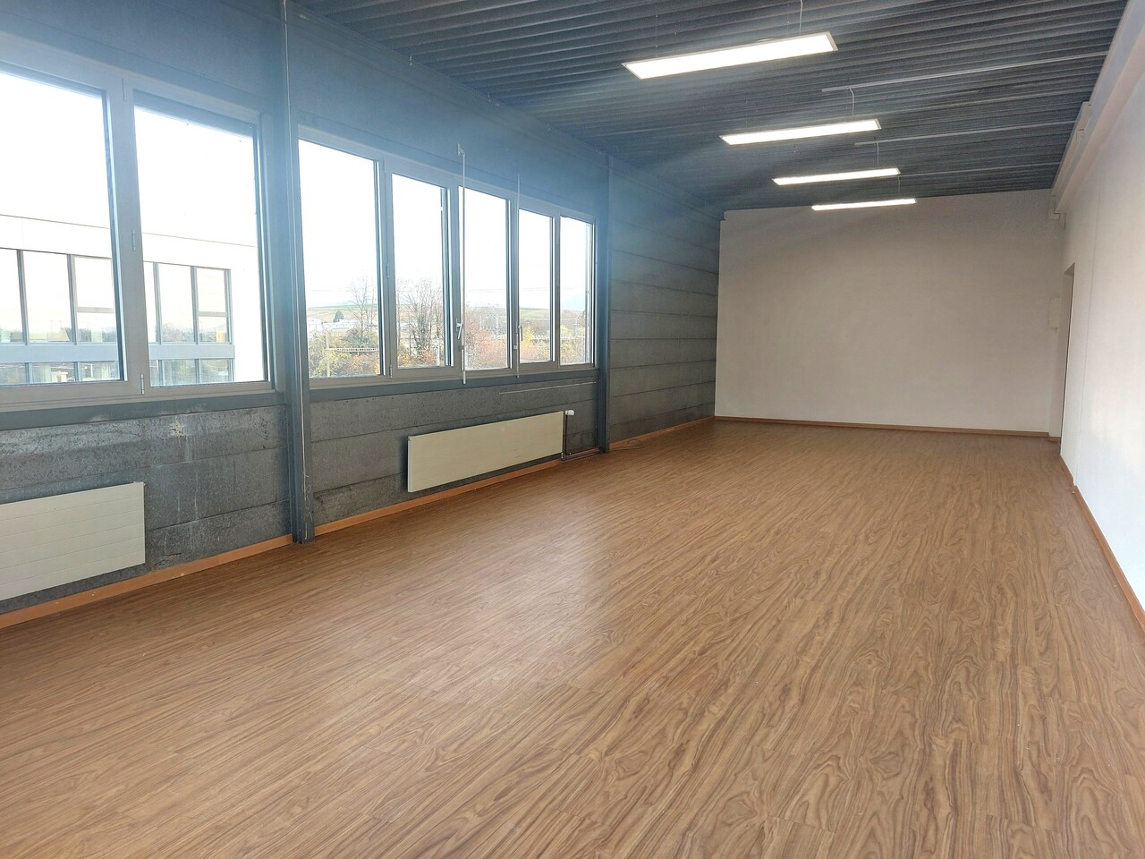 61m² office