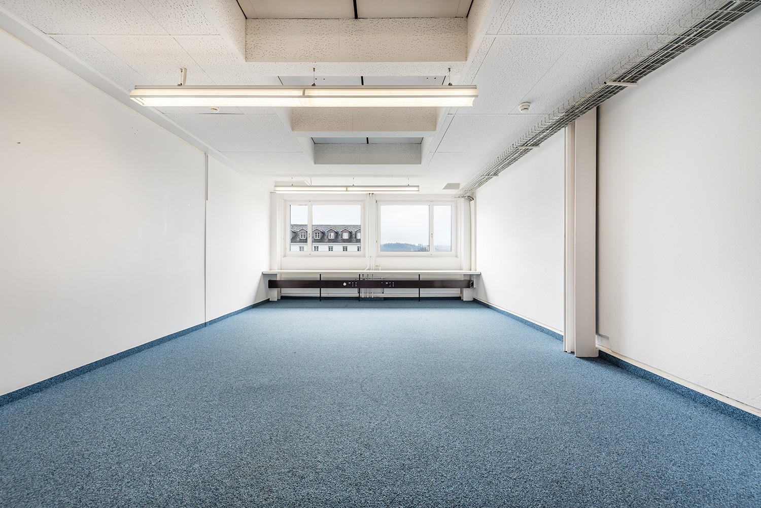 814m² office
