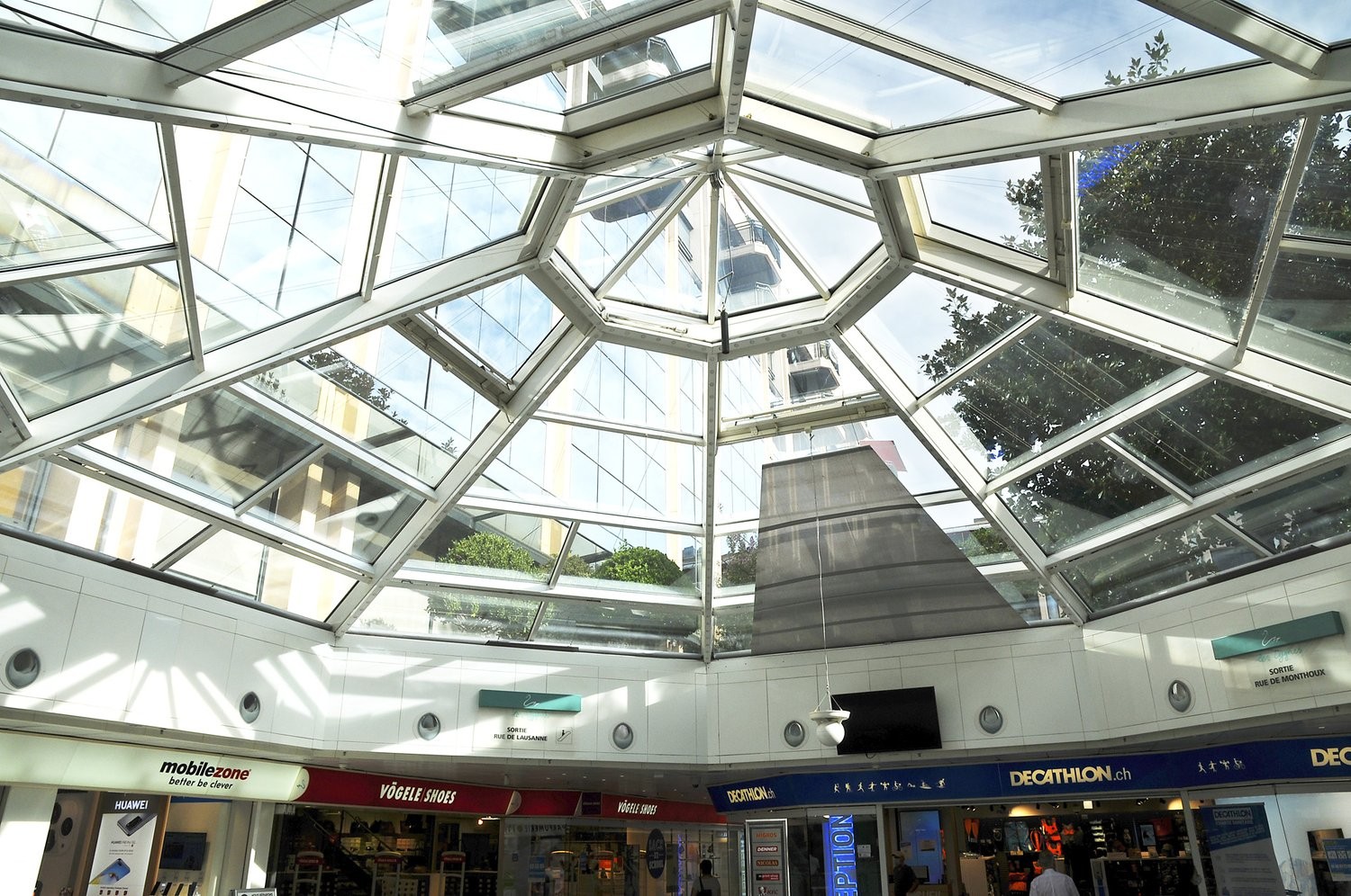 240m² Laden, Foto 2 von 3