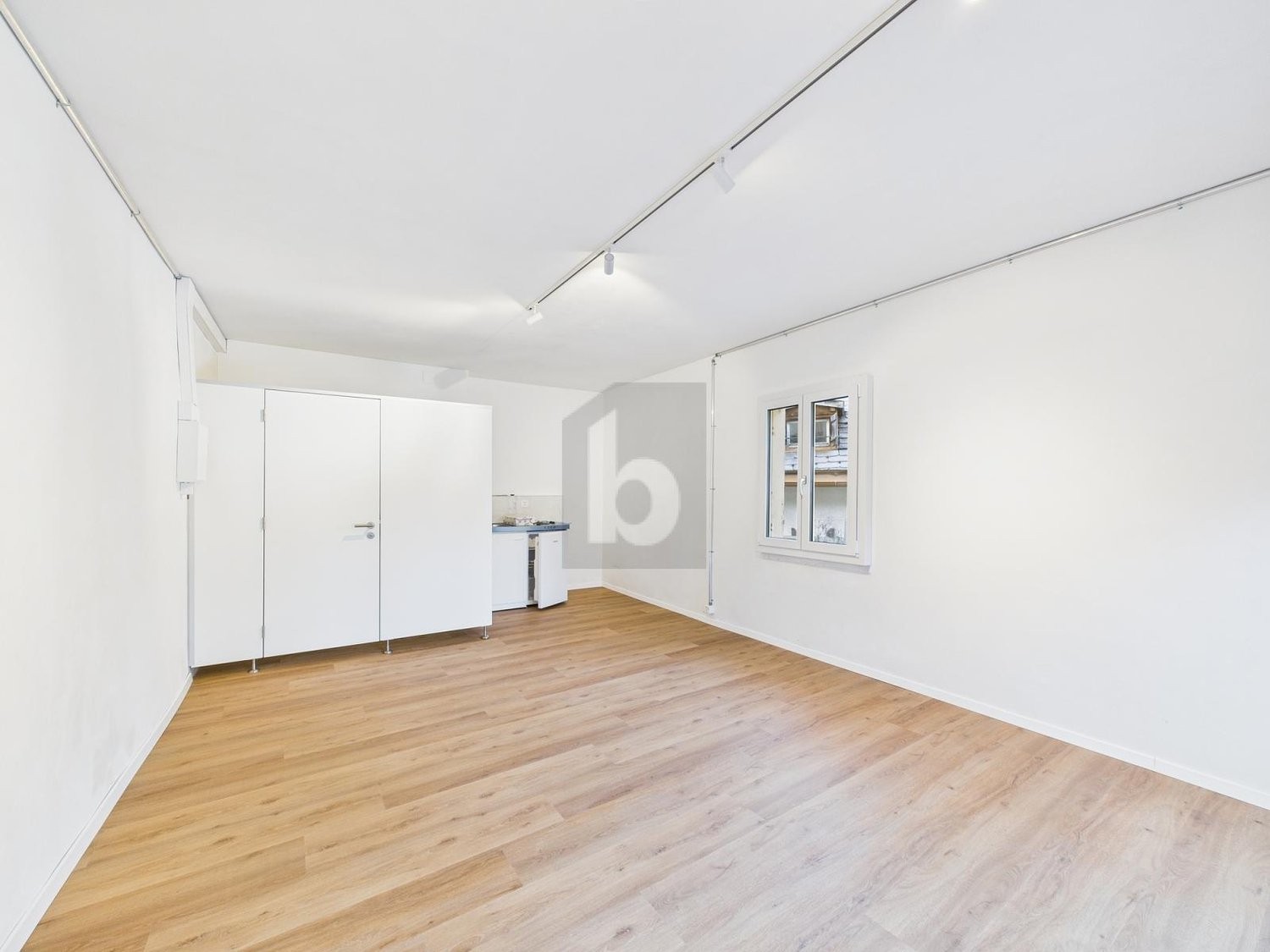 25m² office