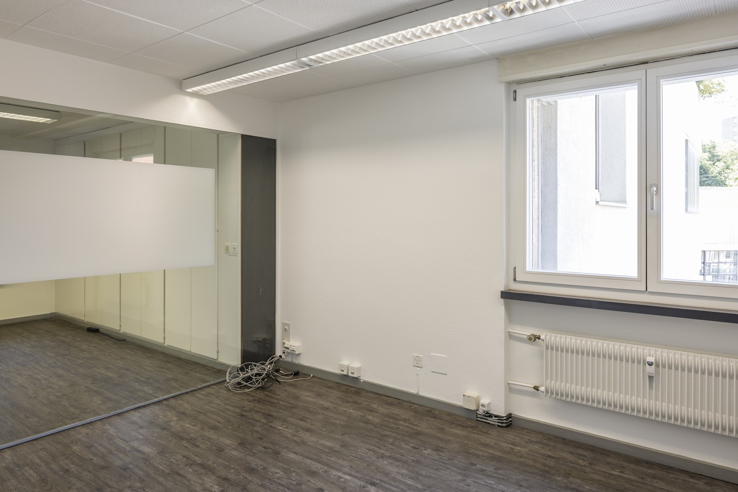 125m² office