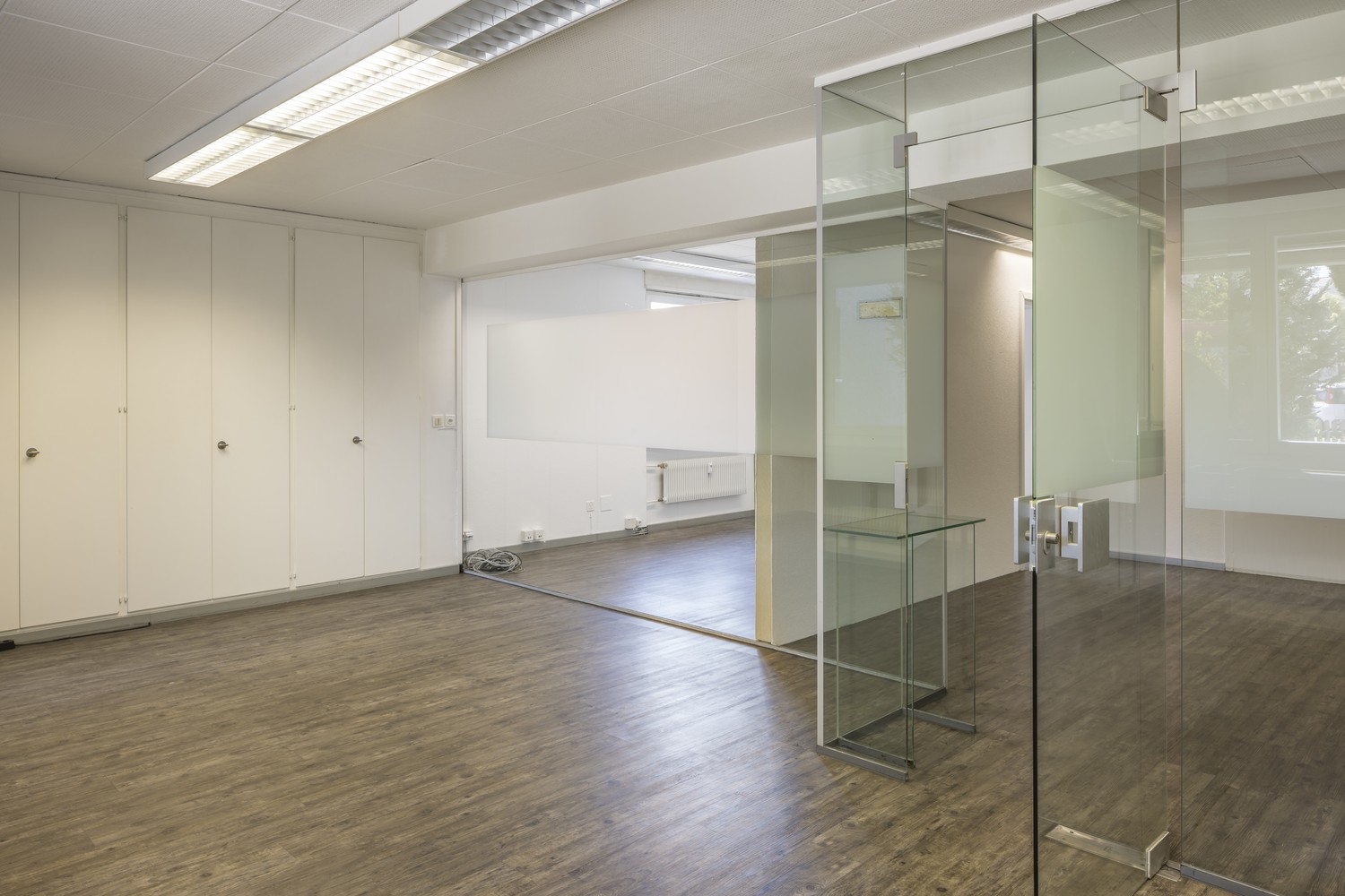 125m² office