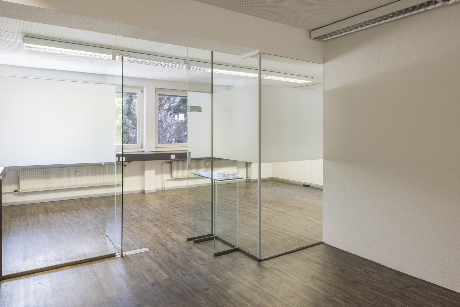 125m² office