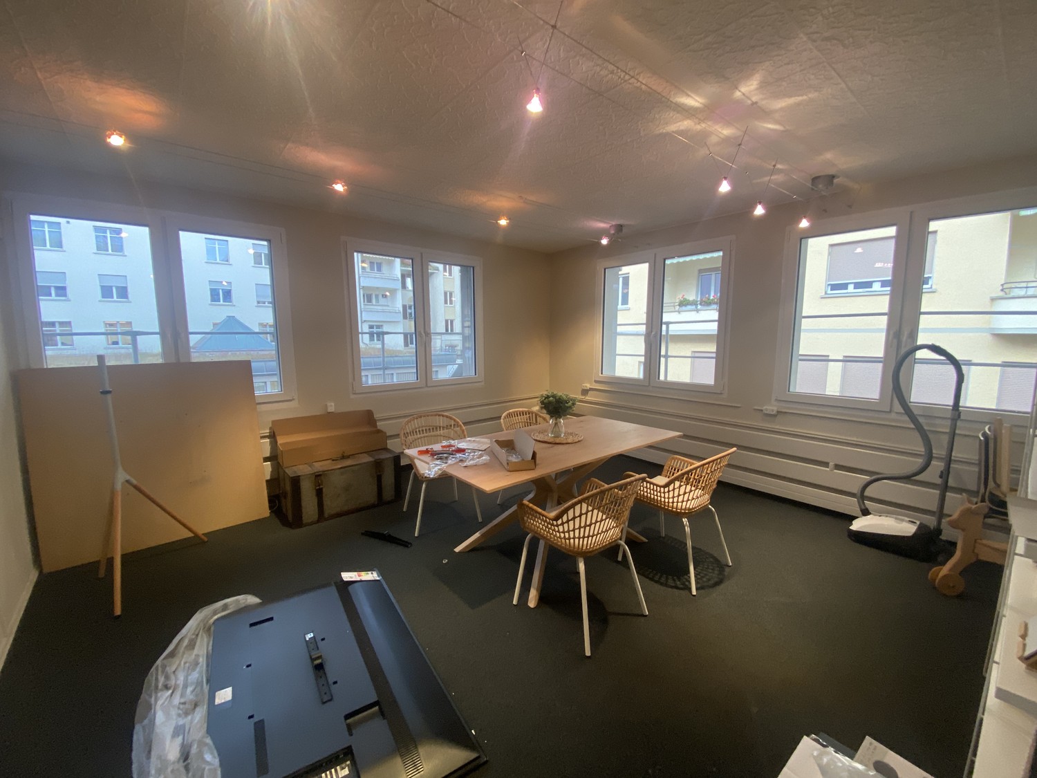 110m² office
