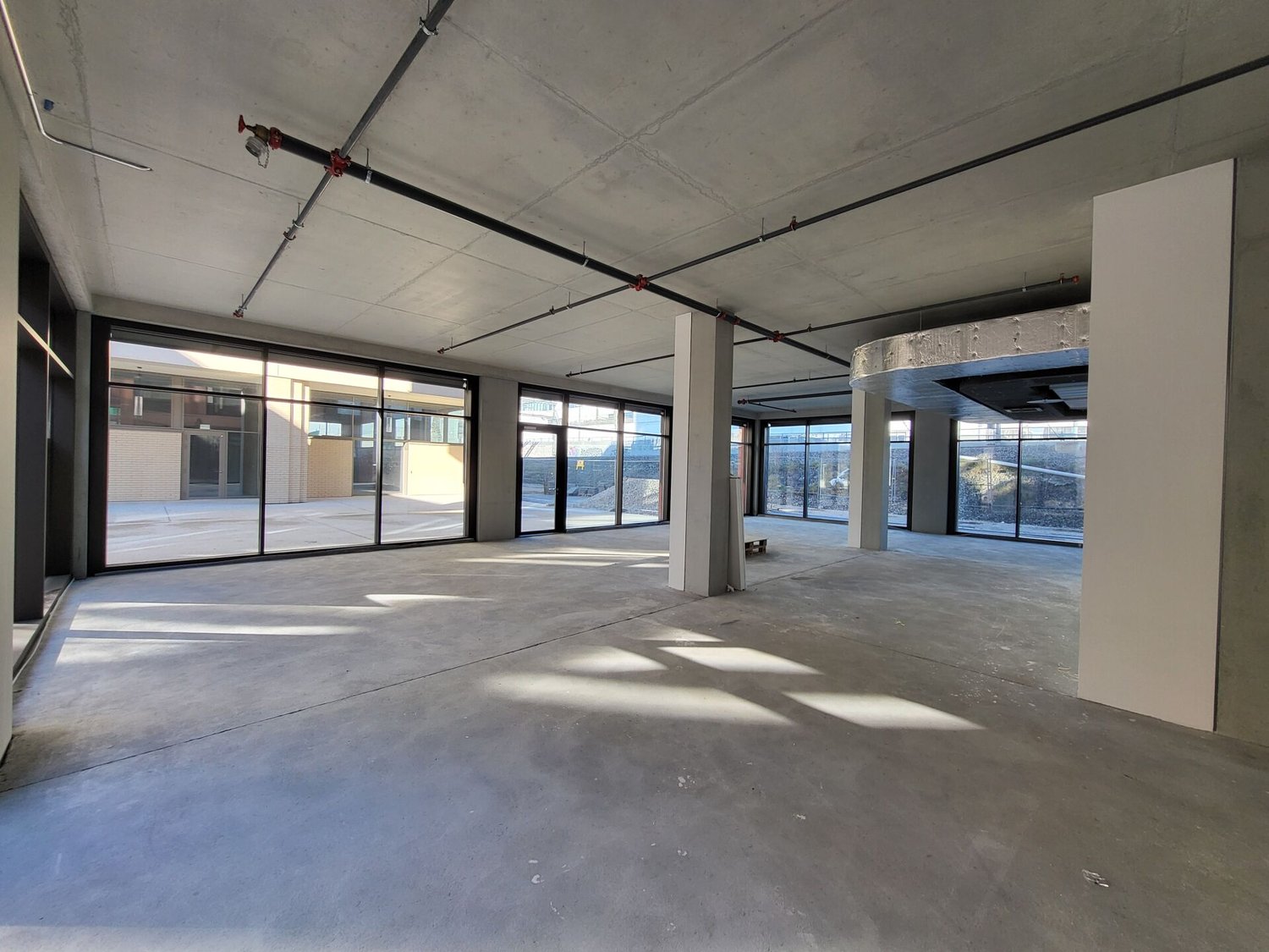 196m² Gewerbe, Foto 1 von 5