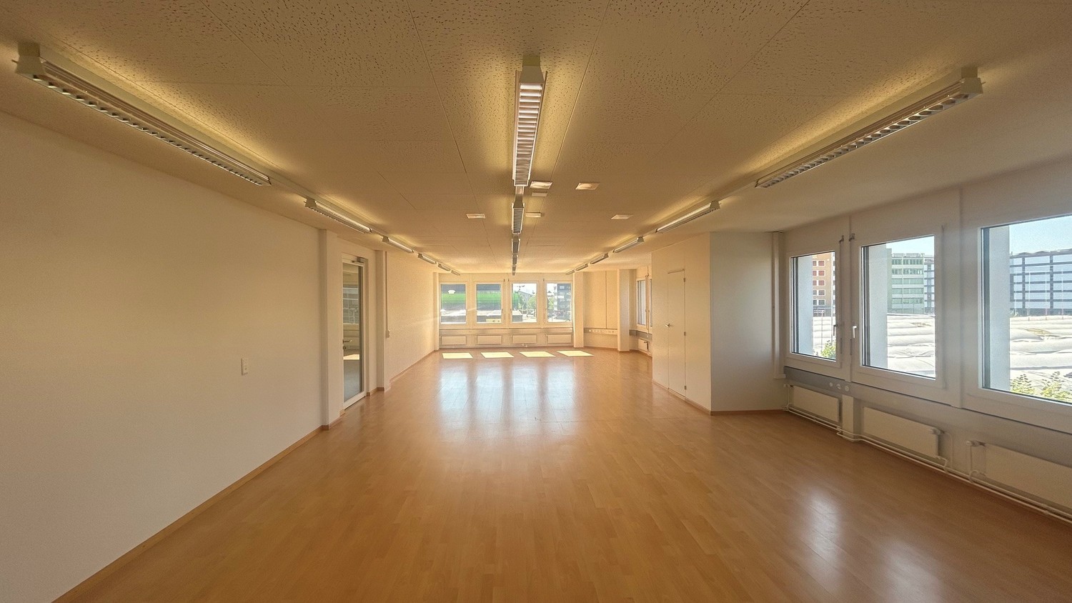 110m² office