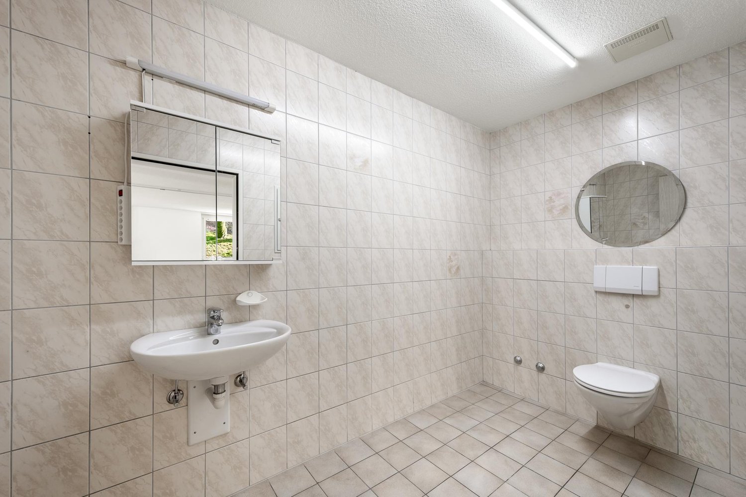 195m² commercial