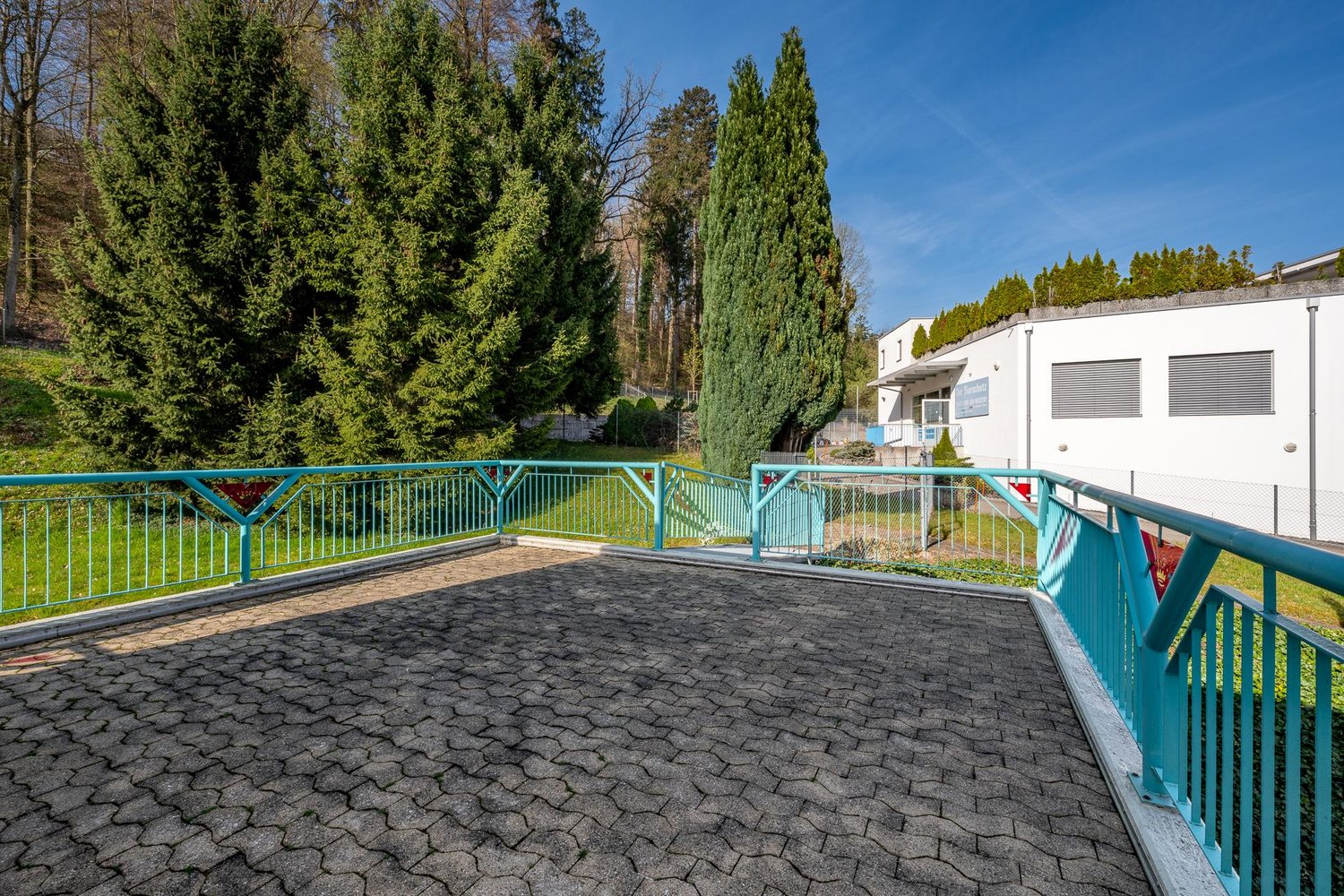 195m² commercial