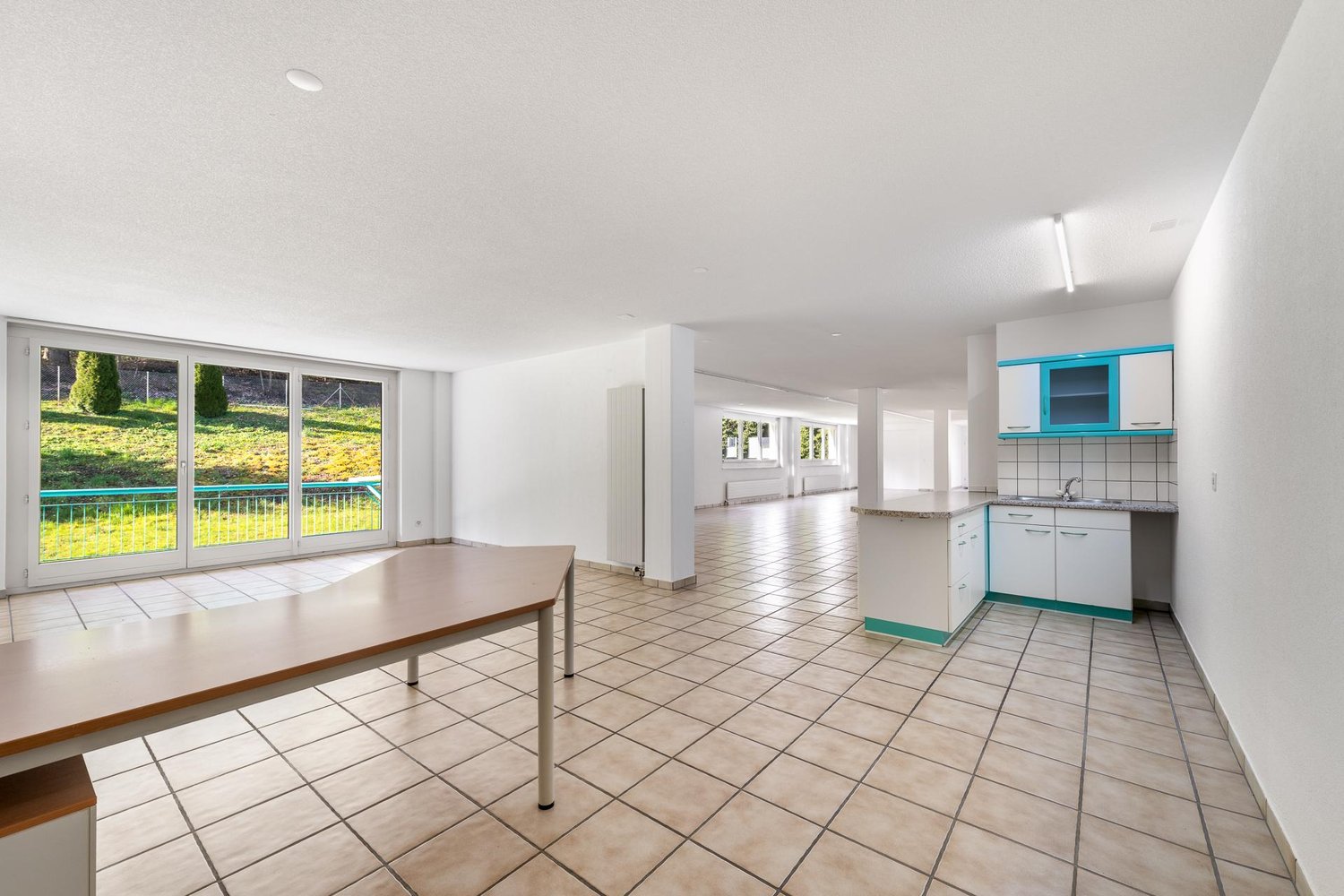 195m² commercial