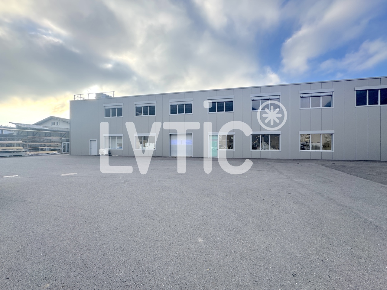 565m² Lagerraum, Foto 2 von 10