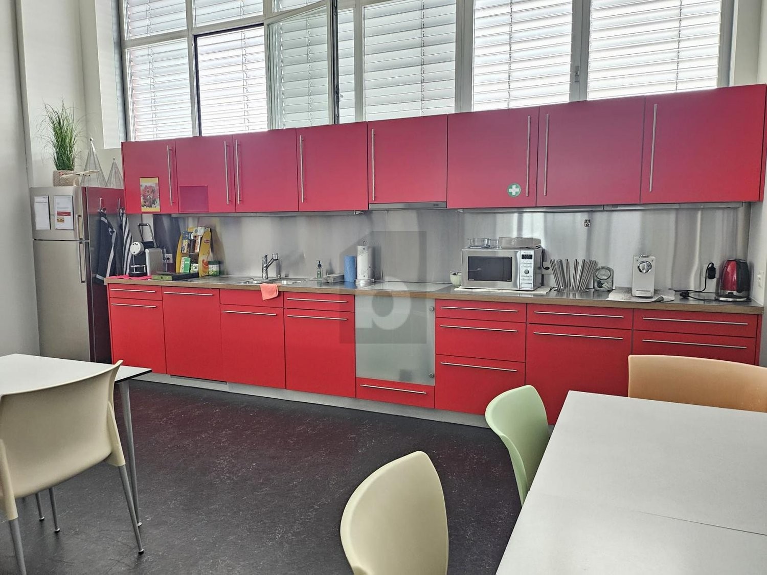 78m² office