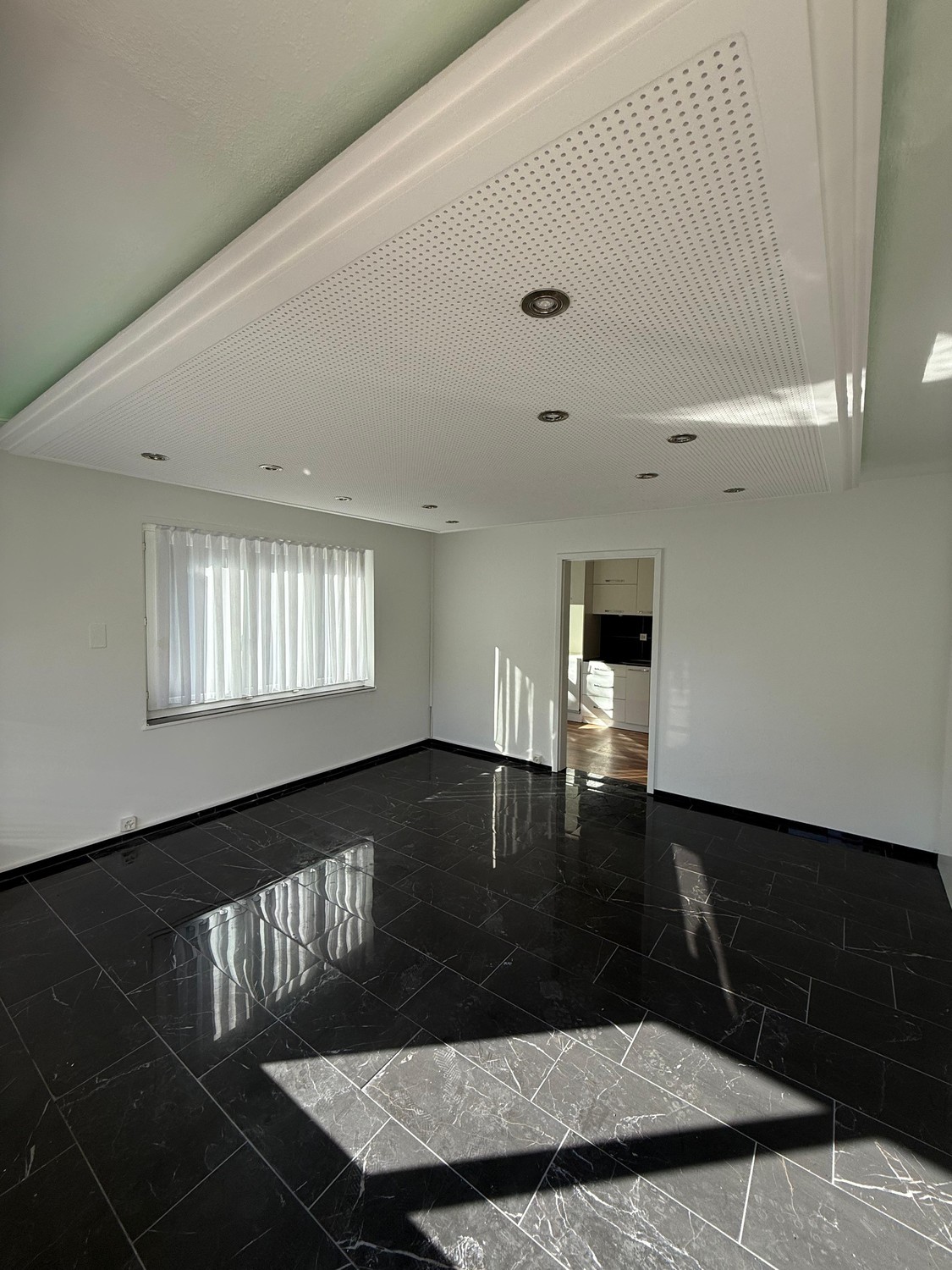 70m² office