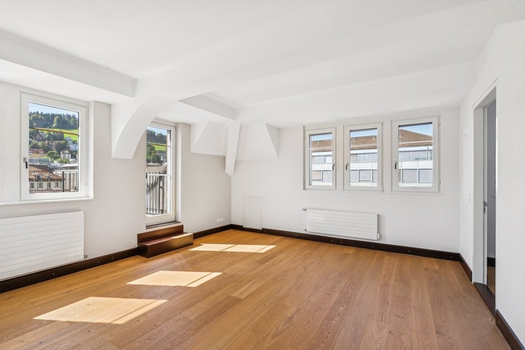 366m² office