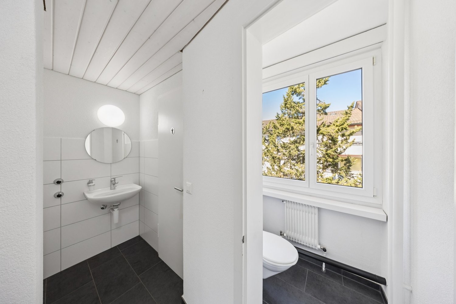 185m² office