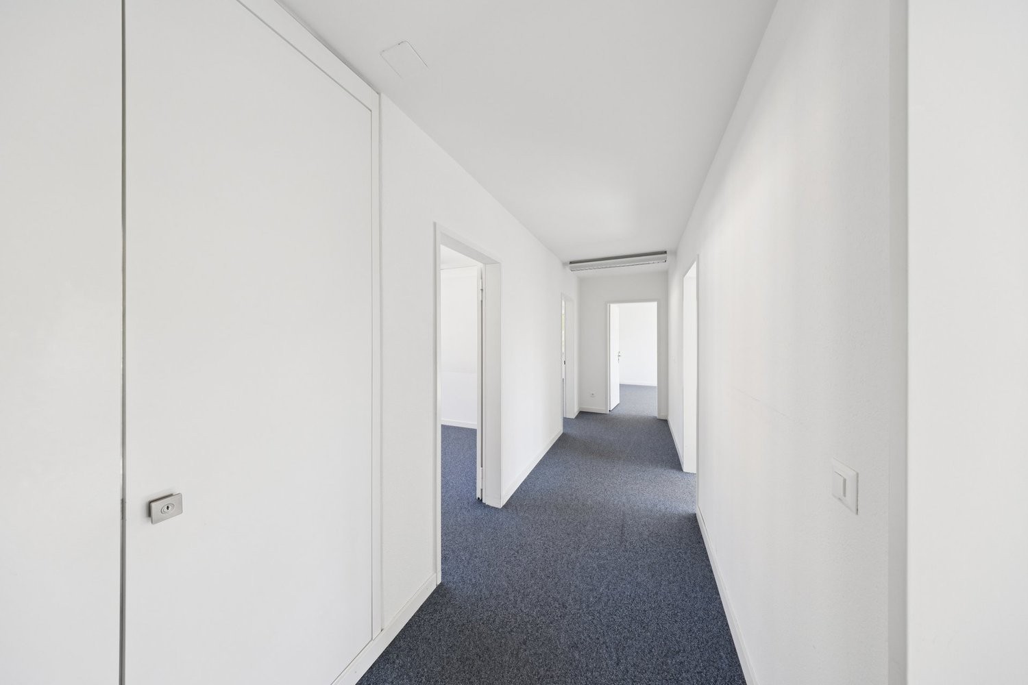 185m² office