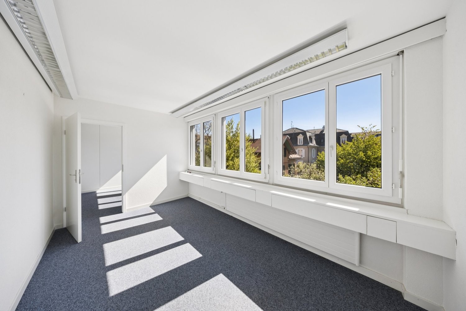 185m² office