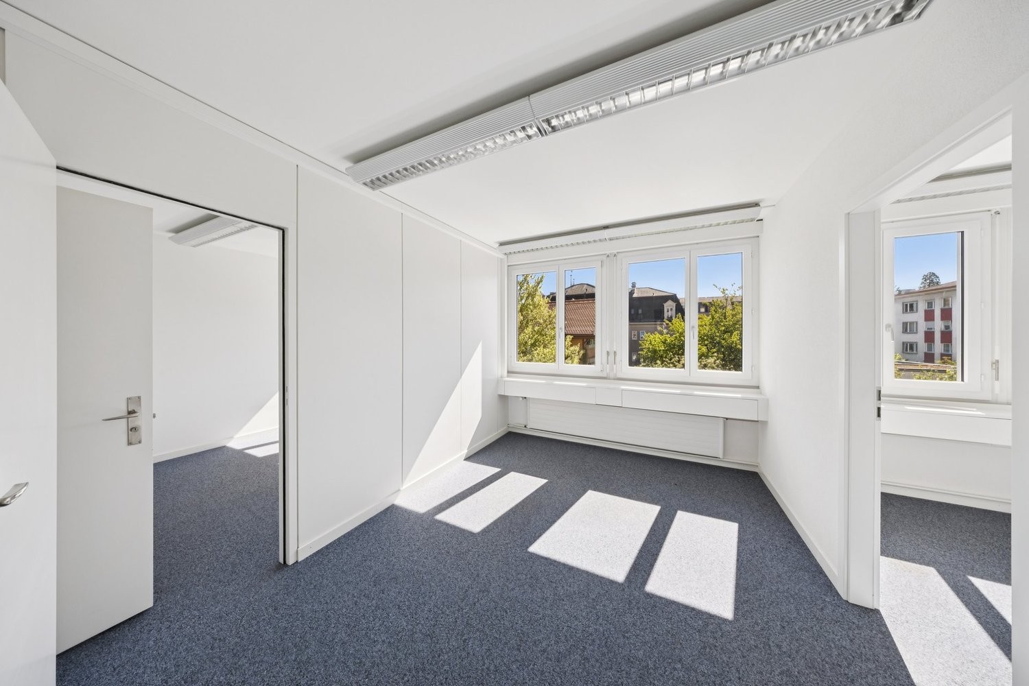 185m² office