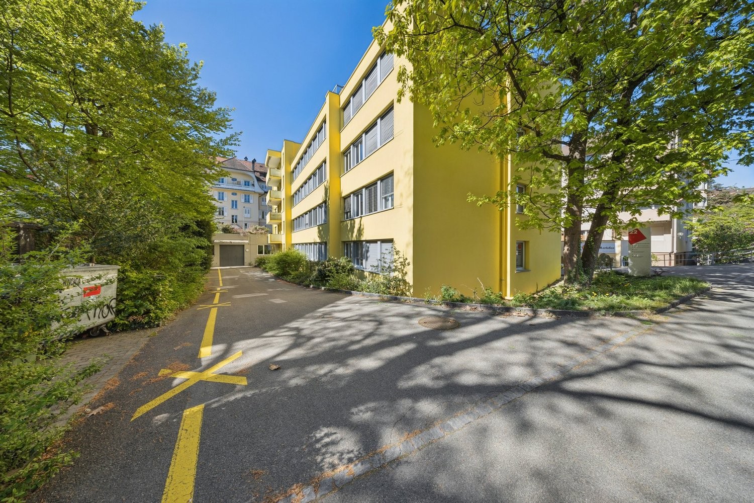 185m² office