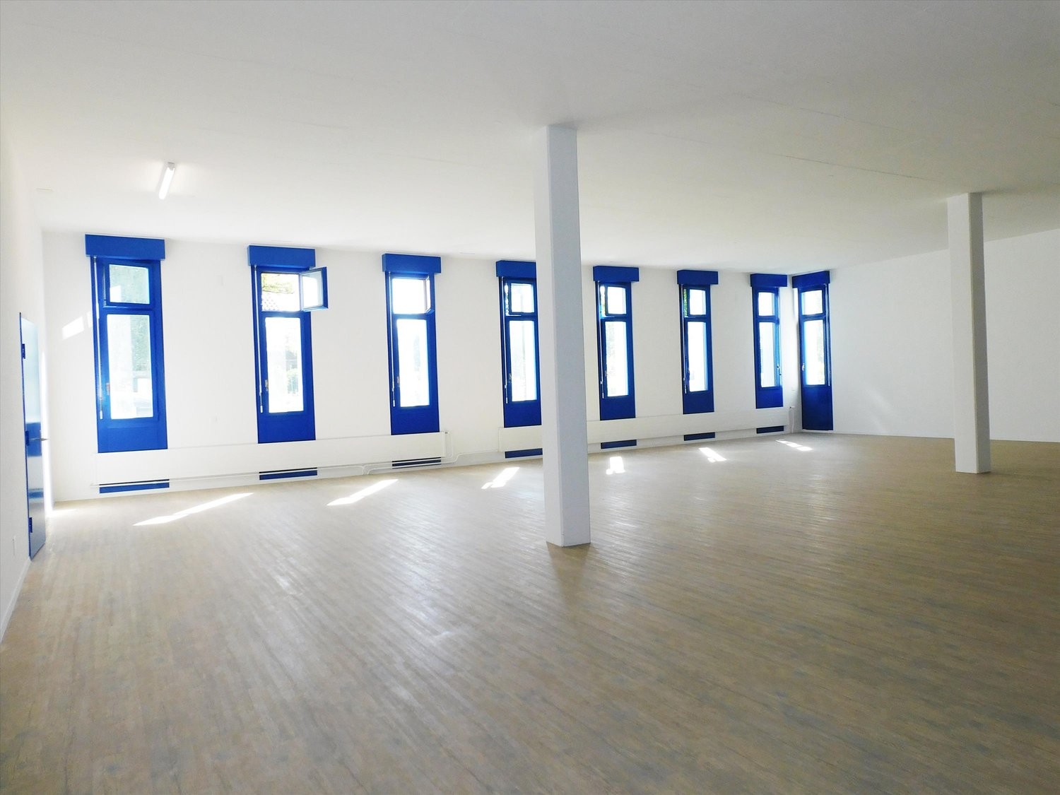 210m² office