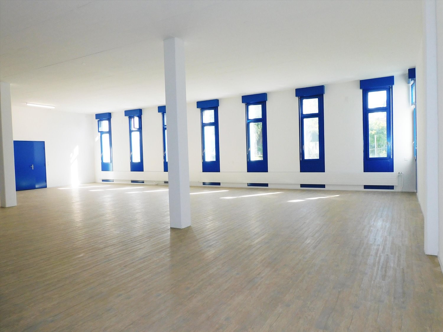 210m² office