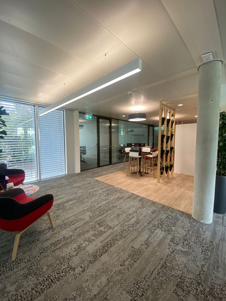 205m² office