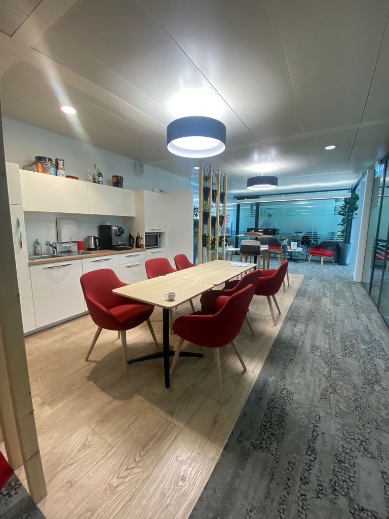 205m² office