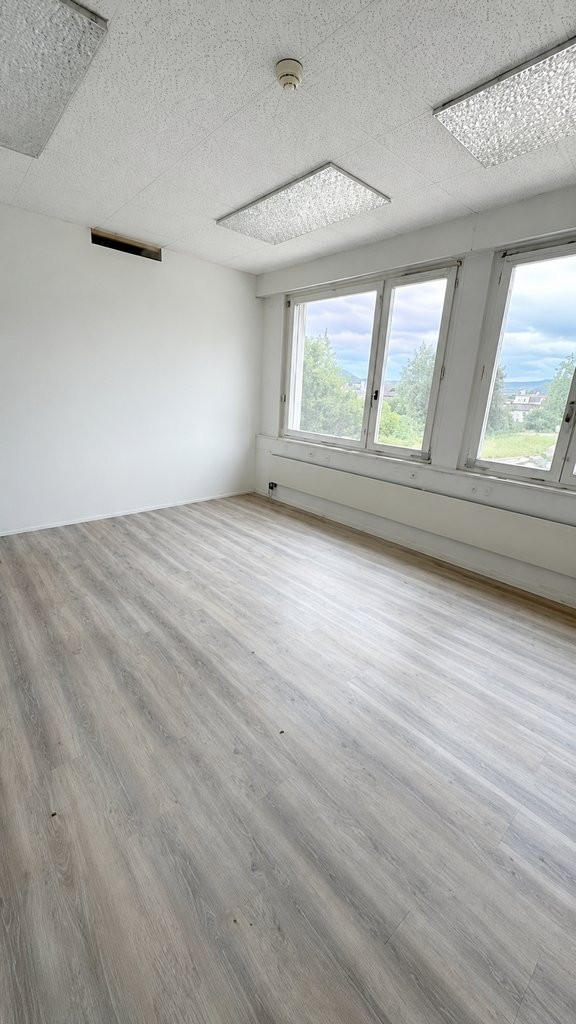 288m² office