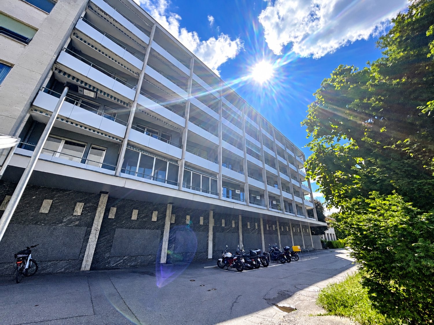 290m² Büro, Foto 2 von 2