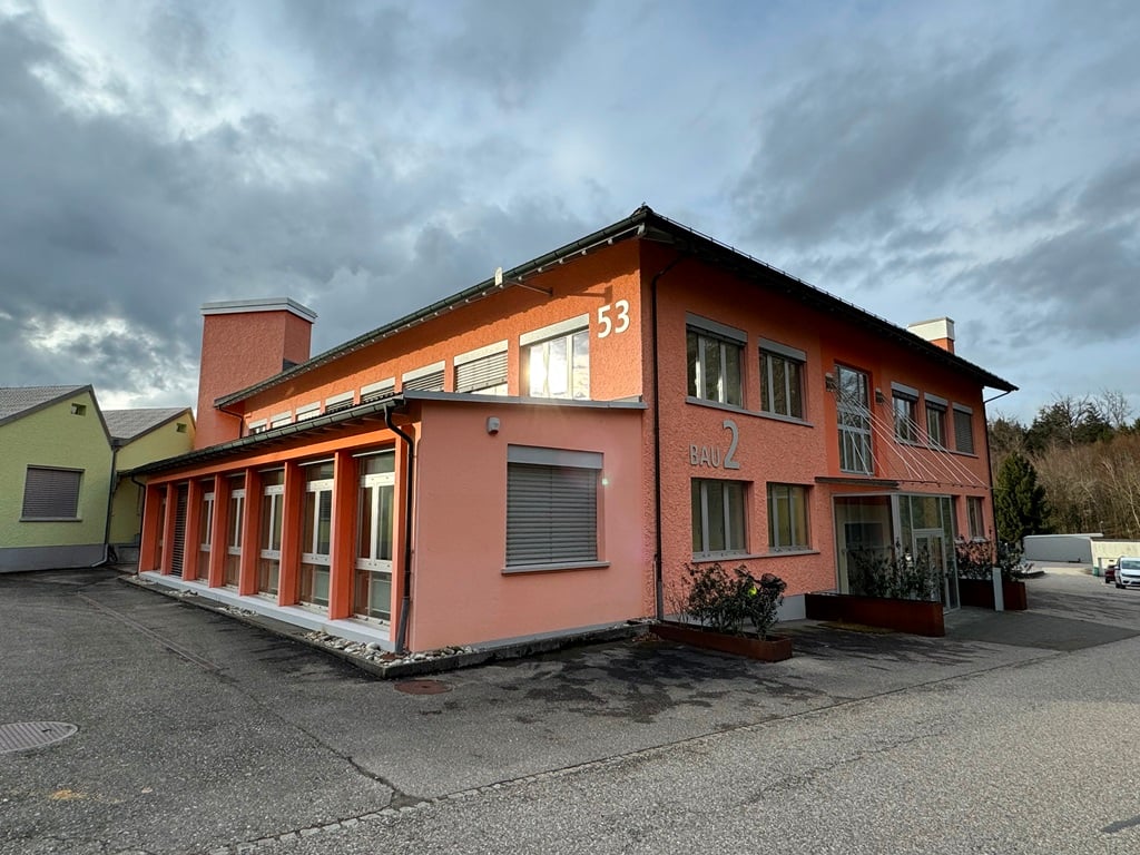 380m² commercial